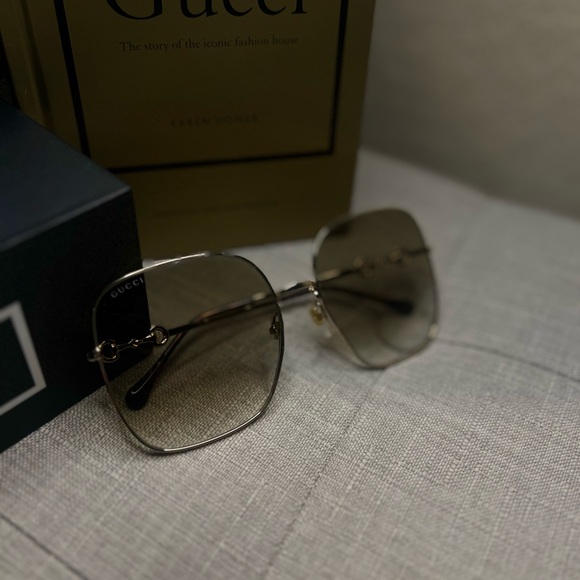 Gucci Horsebit Sunglasses with Gradient Lenses - Picture 5 of 9